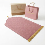 Tapis de prière en velours épais rose, unisexe, parfait pour la prière, de la marque Mon Qamis Homme.